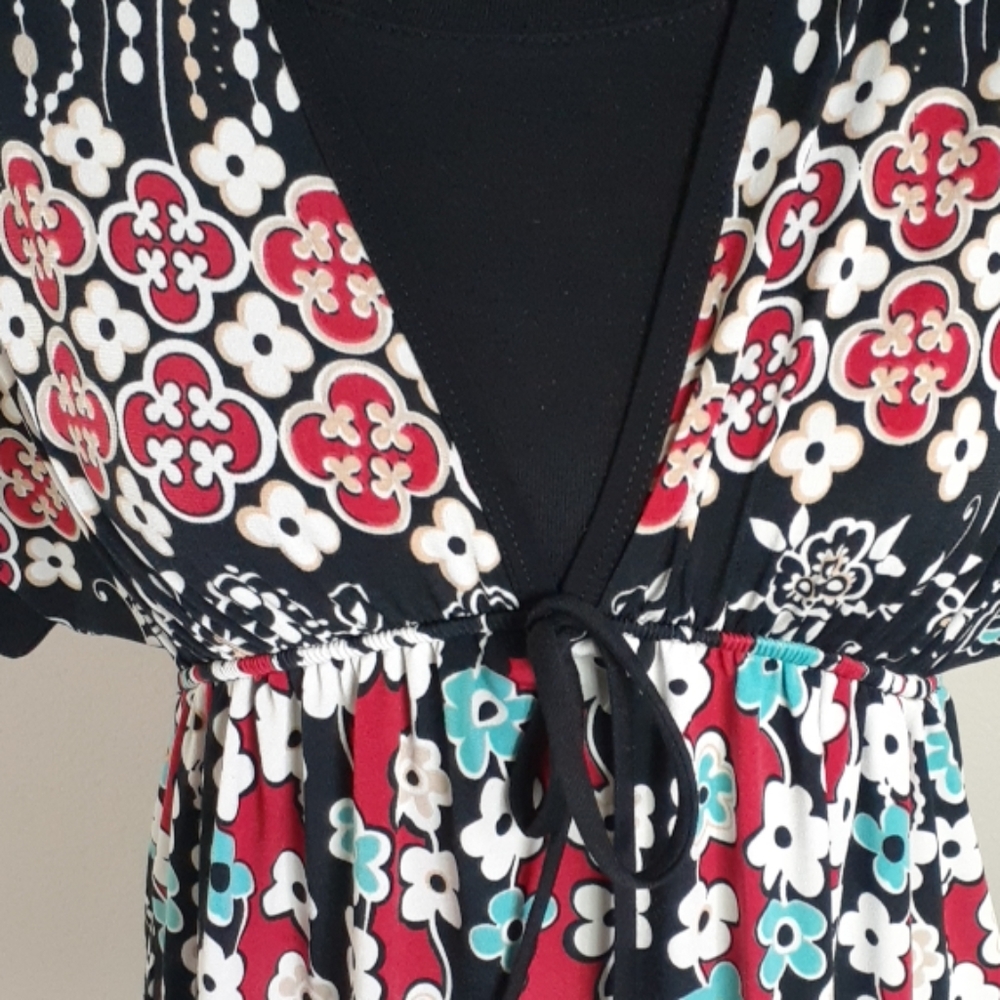 DAY TRIP V-Neck Gathered Ruched Tunic Top - Picture 5 of 7